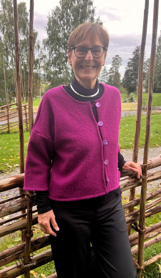 Kort ulljacka från Ulla Jacobsson Design i Järvsö.