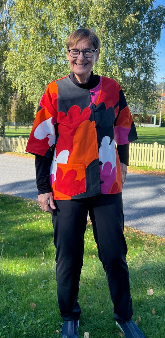 Jacka i bomullstyg Alfi designat av Sven Fristedt, unik återbrukad design från Ulla Jacobsson Design i Järvsö